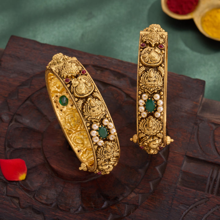 Dhanlakshika Nakshi Bangles