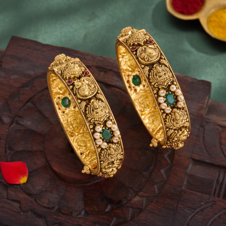 Dhanlakshika Nakshi Bangles