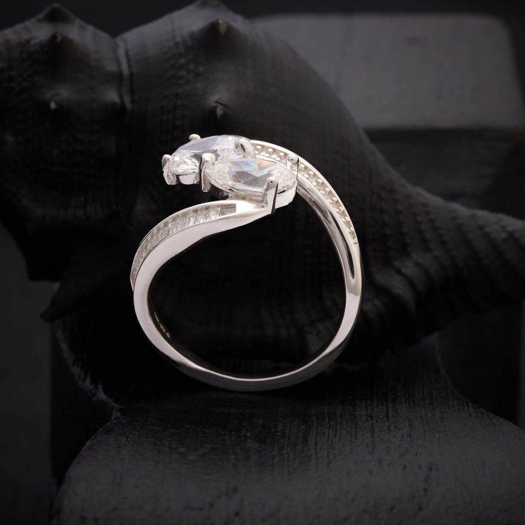 Halo-Pear Whisper Ring