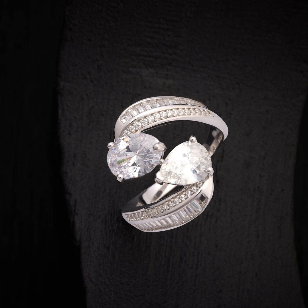 Halo-Pear Whisper Ring