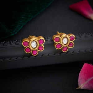 Aarvya Kundan Studs