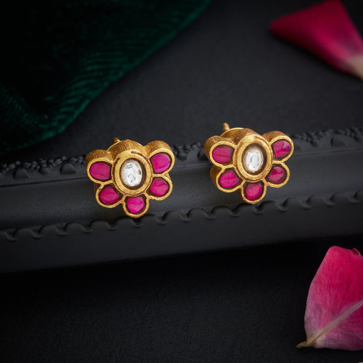Aarvya Kundan Studs
