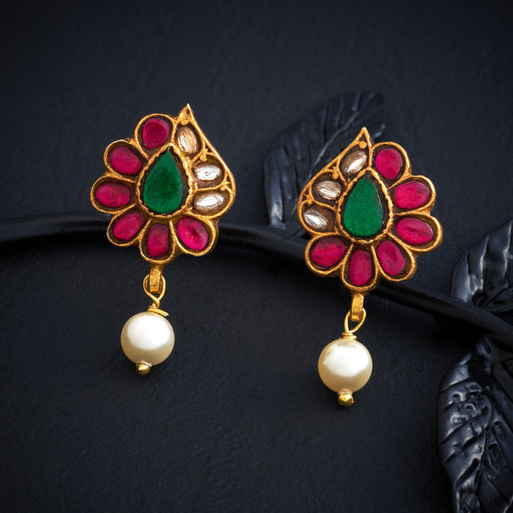 Pearlina Kundan Studs