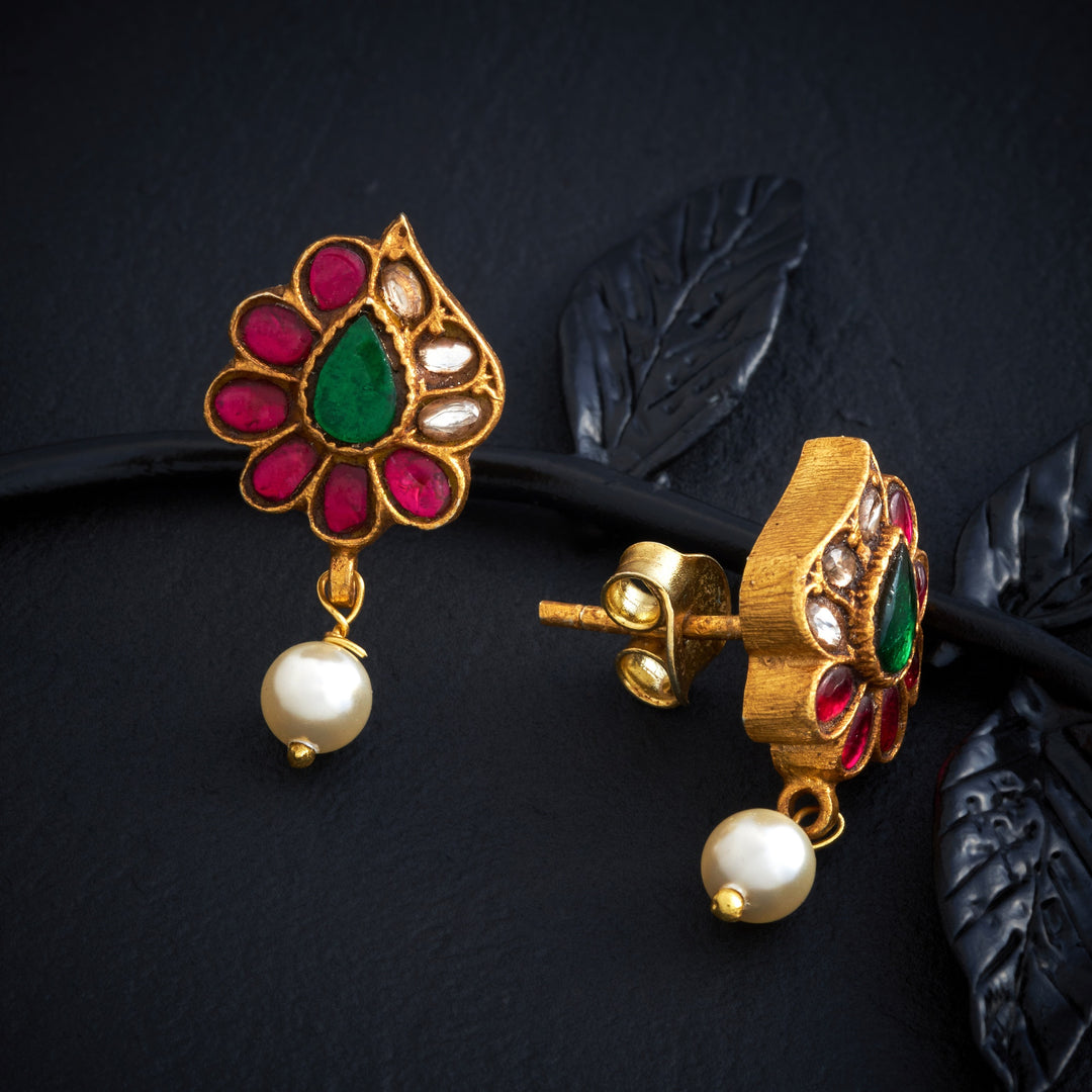 Pearlina Kundan Studs