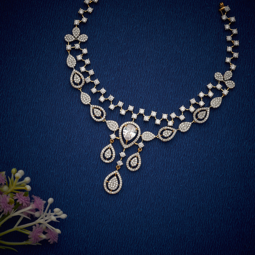 Gold Courtyard Necklace Set