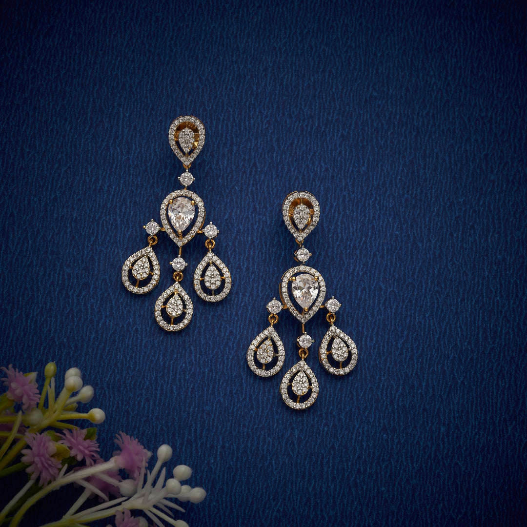 Gold Courtyard Necklace Set