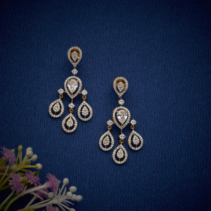 Gold Courtyard Necklace Set