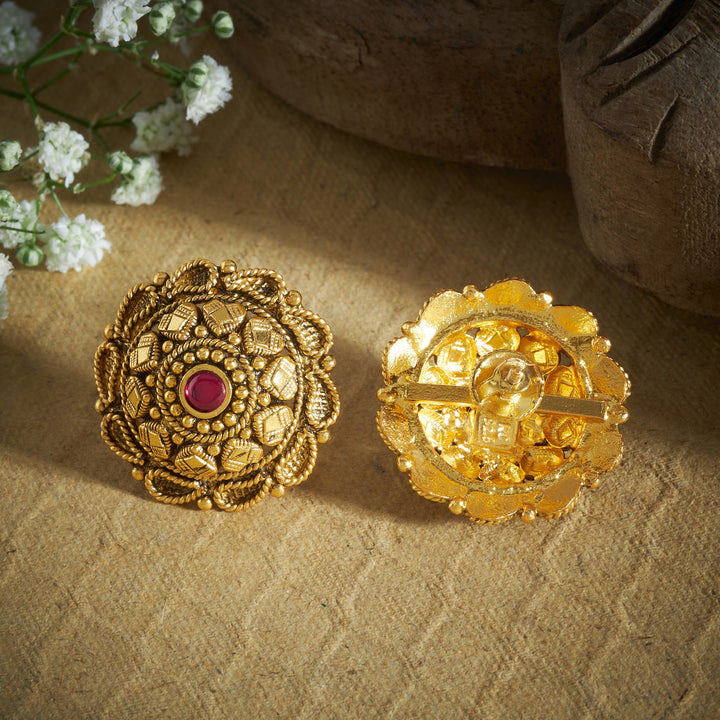 Sampira Nakshi Studs