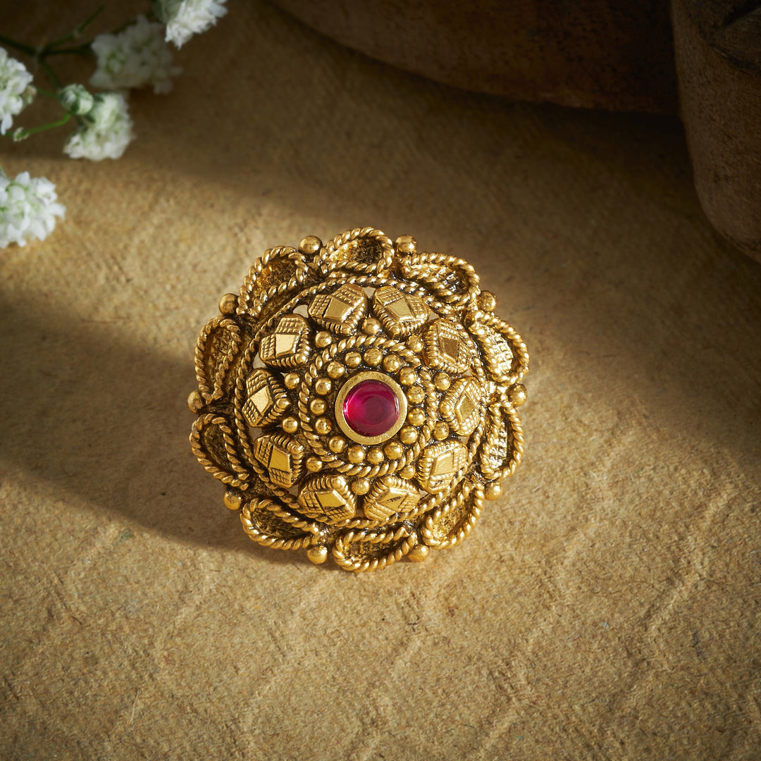 Sampira Nakshi Studs
