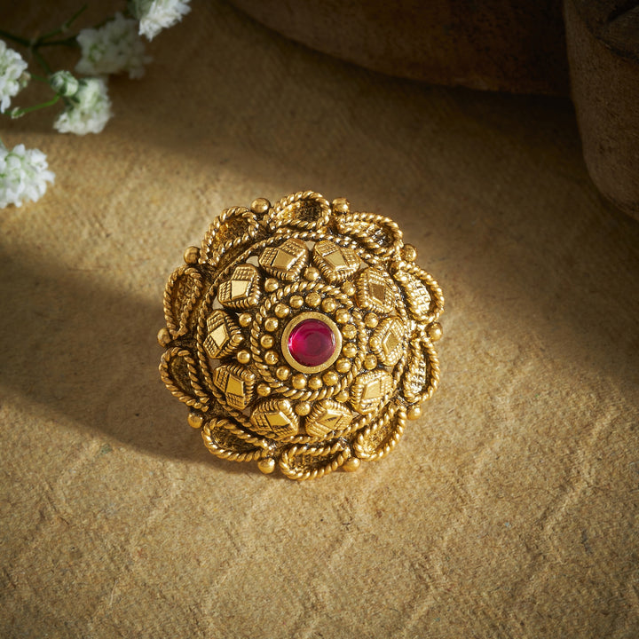 Sampira Nakshi Studs