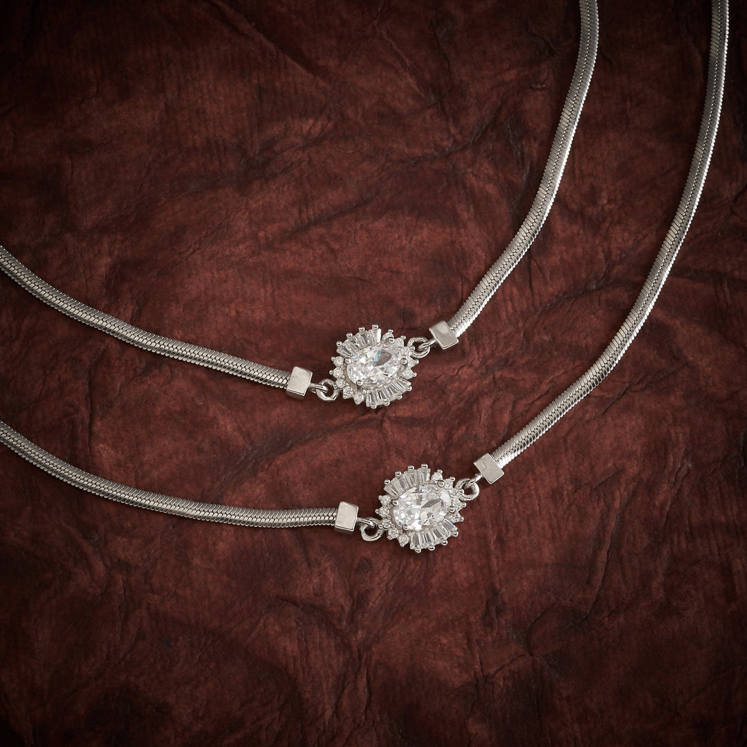 Oval-Flora Oxidized Payal
