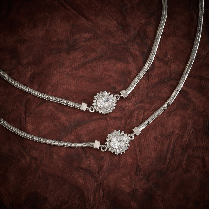 Oval-Flora Oxidized Payal