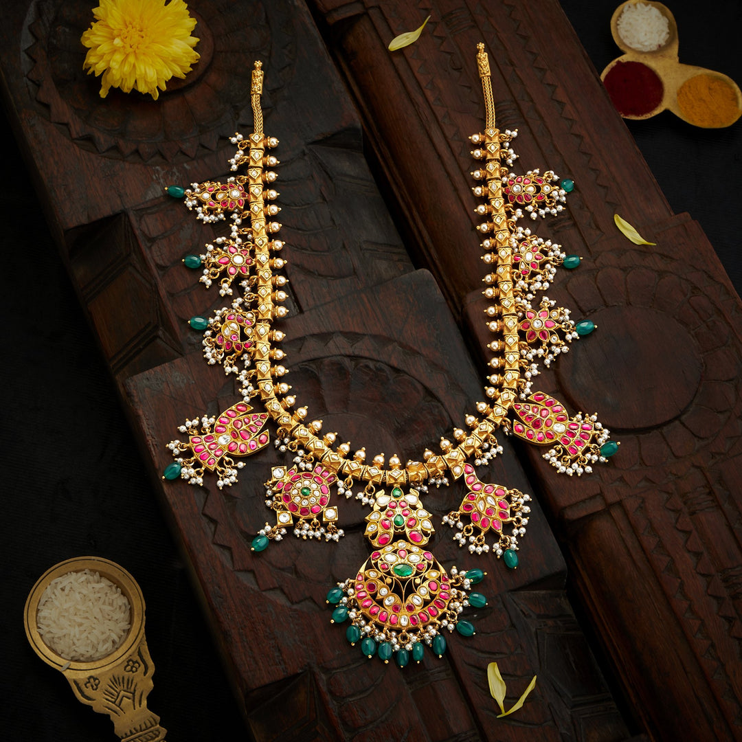 Ritvisha Kundan Necklace