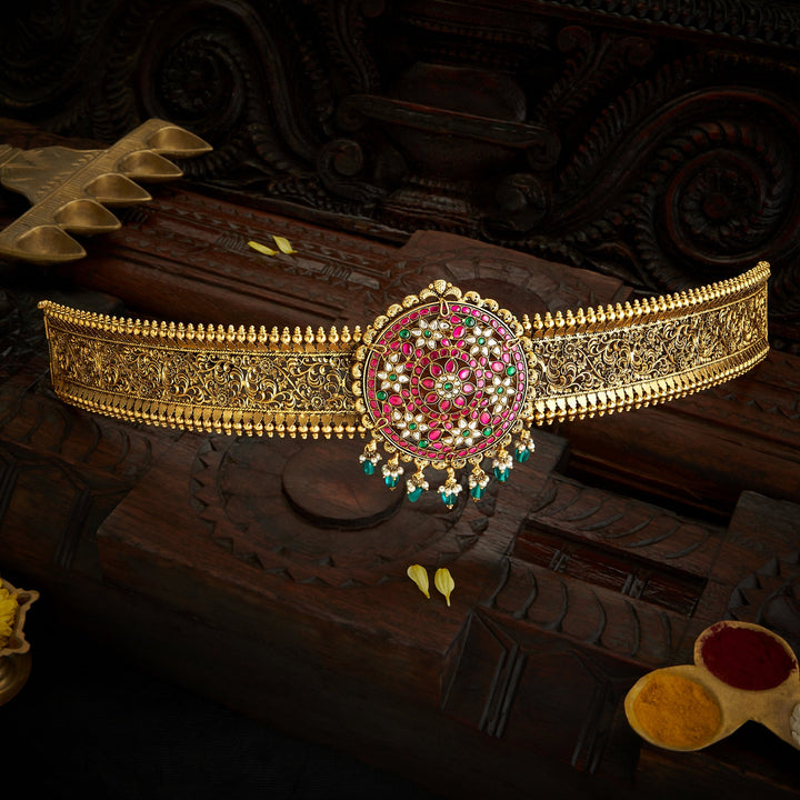 Svarnisha Kundan Oddiyanam