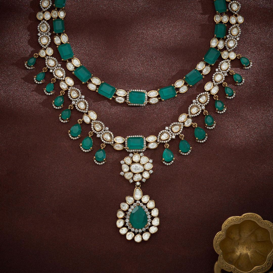 Pravika Victorian Necklace Set