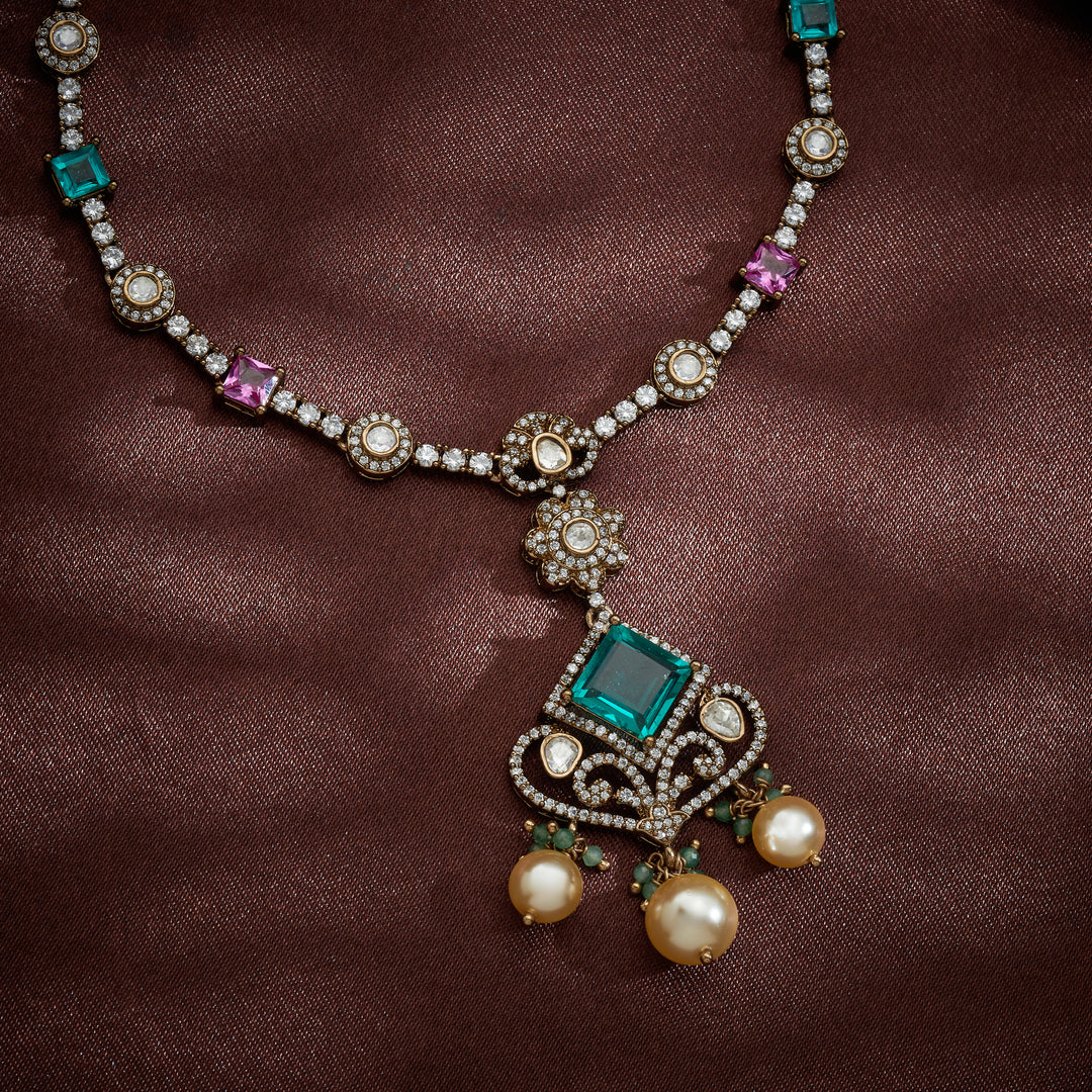 Emeriya Victorian Necklace Set