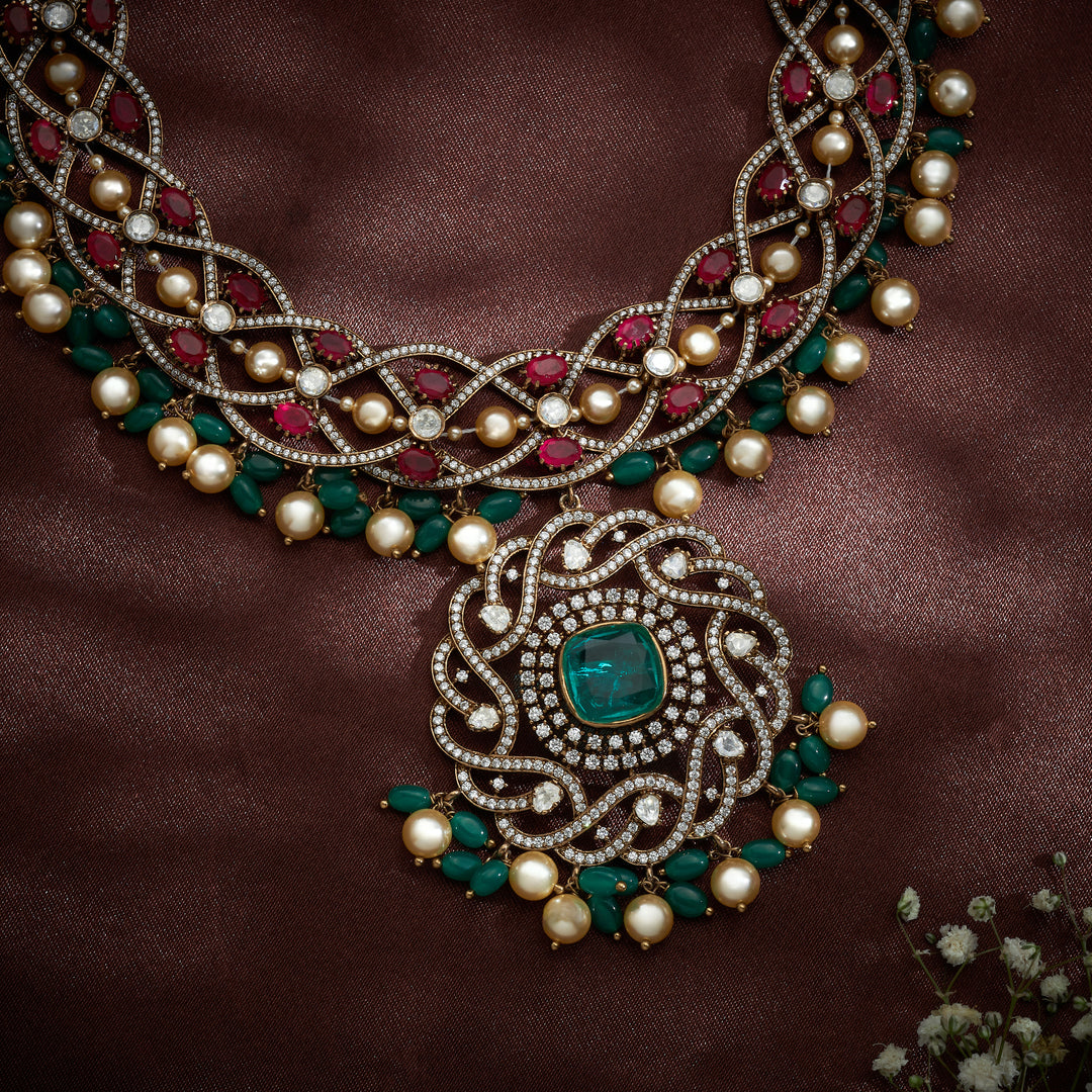 Rukmara Victorian Necklace Set