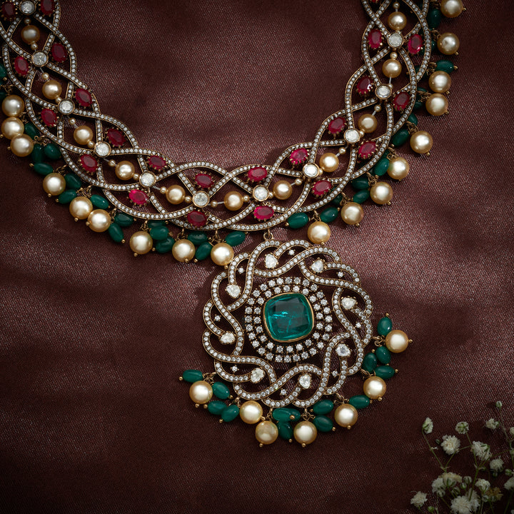 Rukmara Victorian Necklace Set