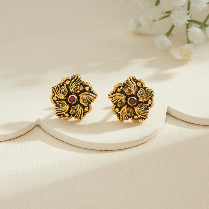 Pushvika Nakshi Studs