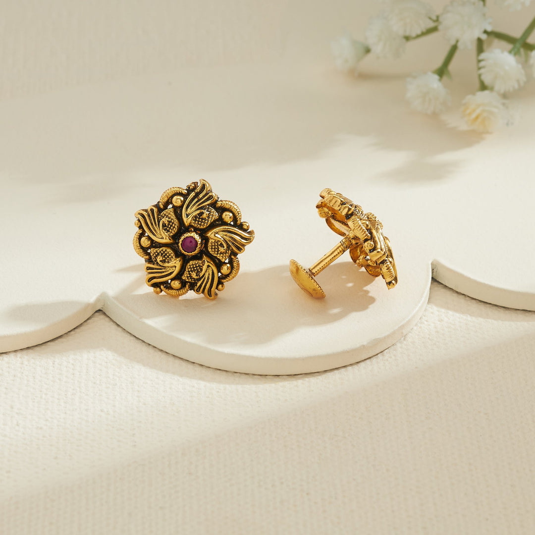 Pushvika Nakshi Studs