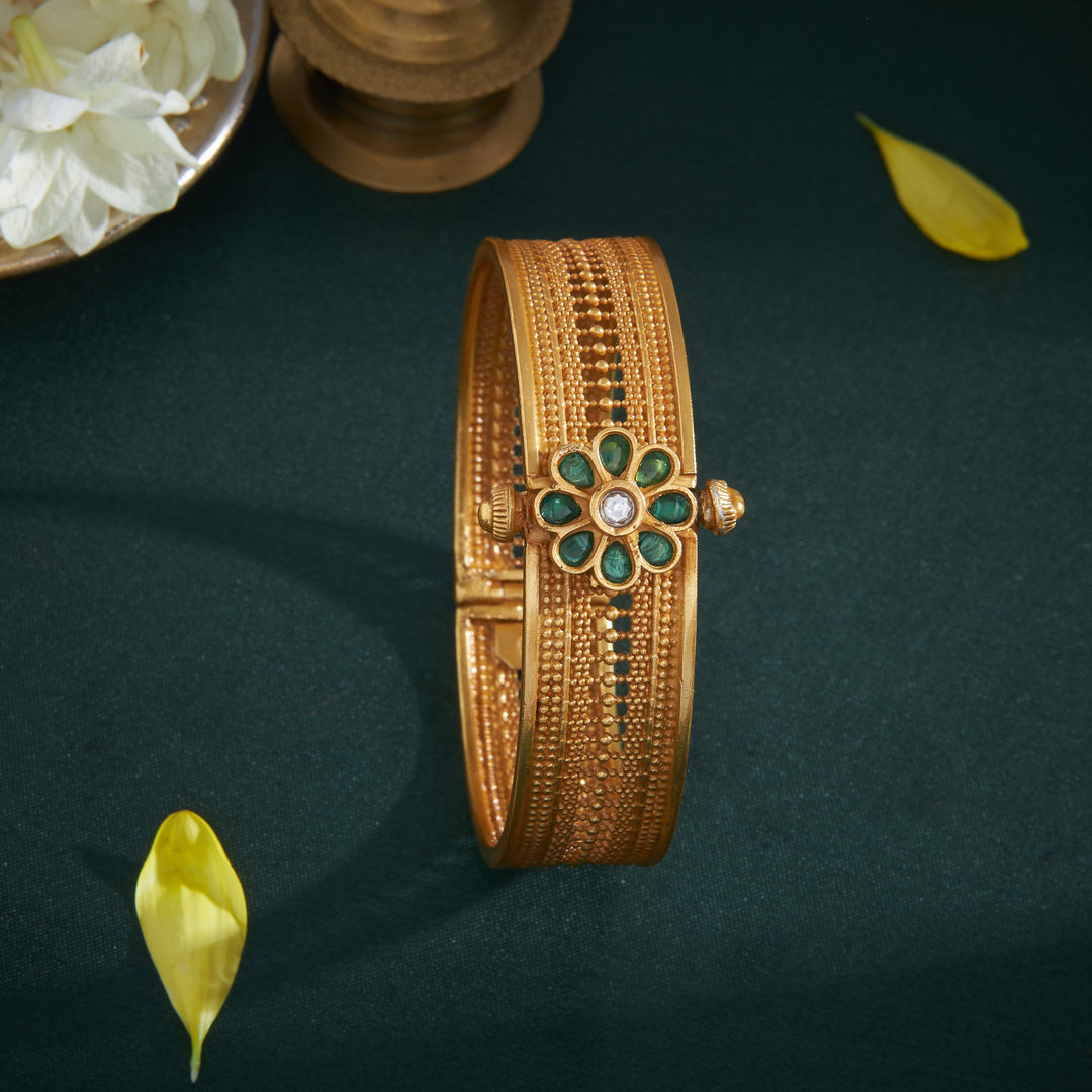 Aavrita Antique Kada