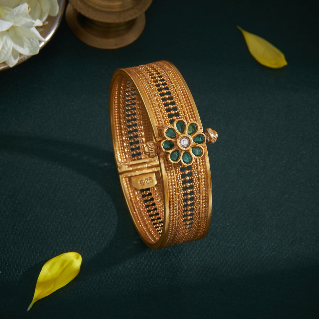 Aavrita Antique Kada