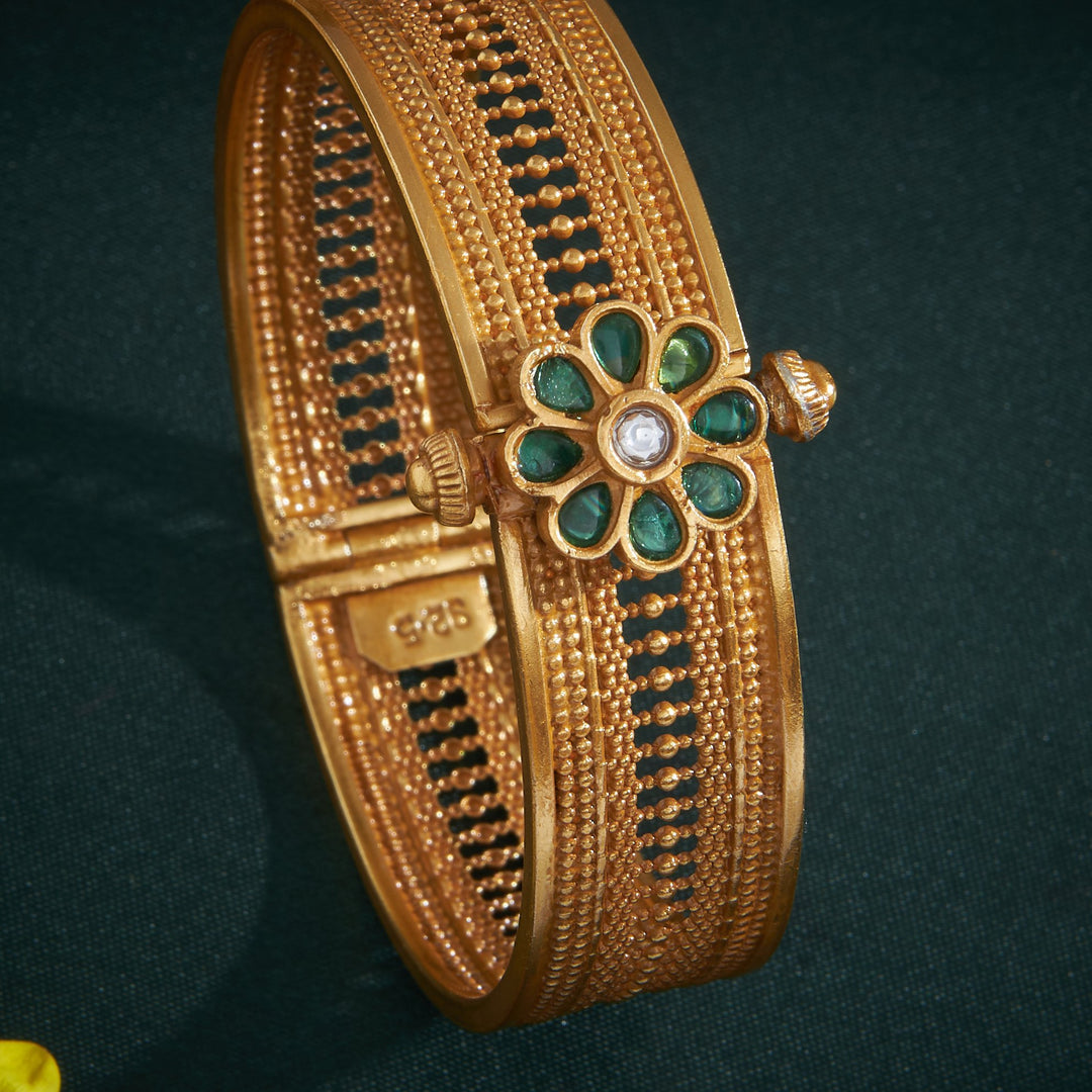 Aavrita Antique Kada