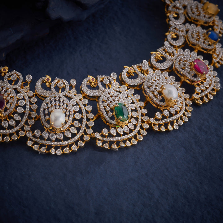 Elara Halo Short Necklace