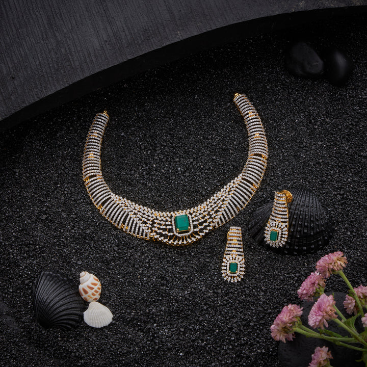 Isolde Glow Short Necklace