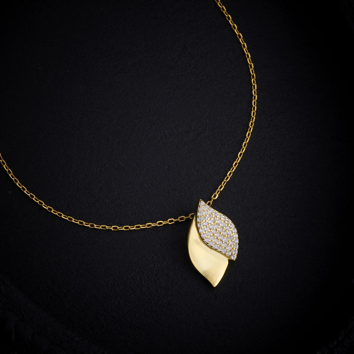Leaf Luxe Chain Pendant