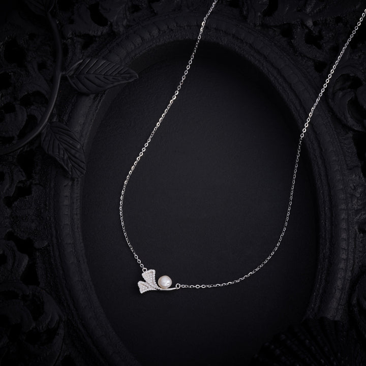 Pearl-Glow Chain Pendant