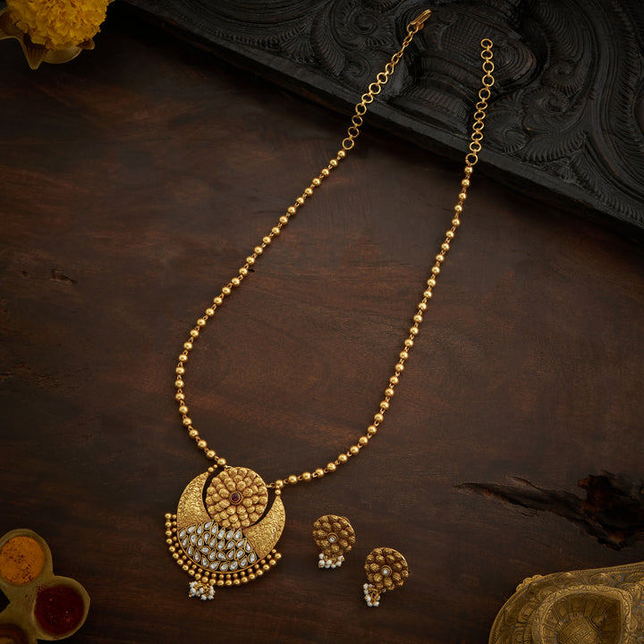 Moonbelle Necklace Set