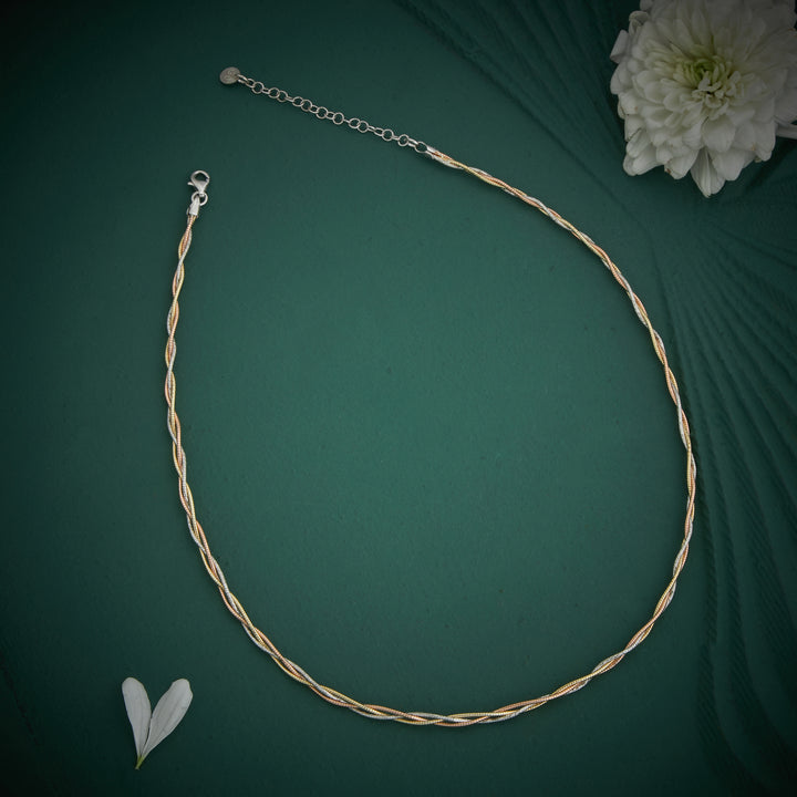 Twistique Chain