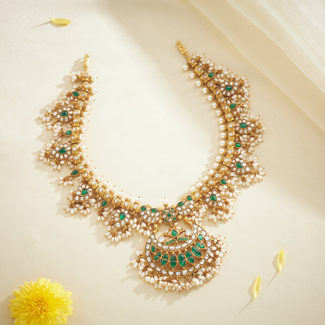 Suvarnabindu Kundan Necklace