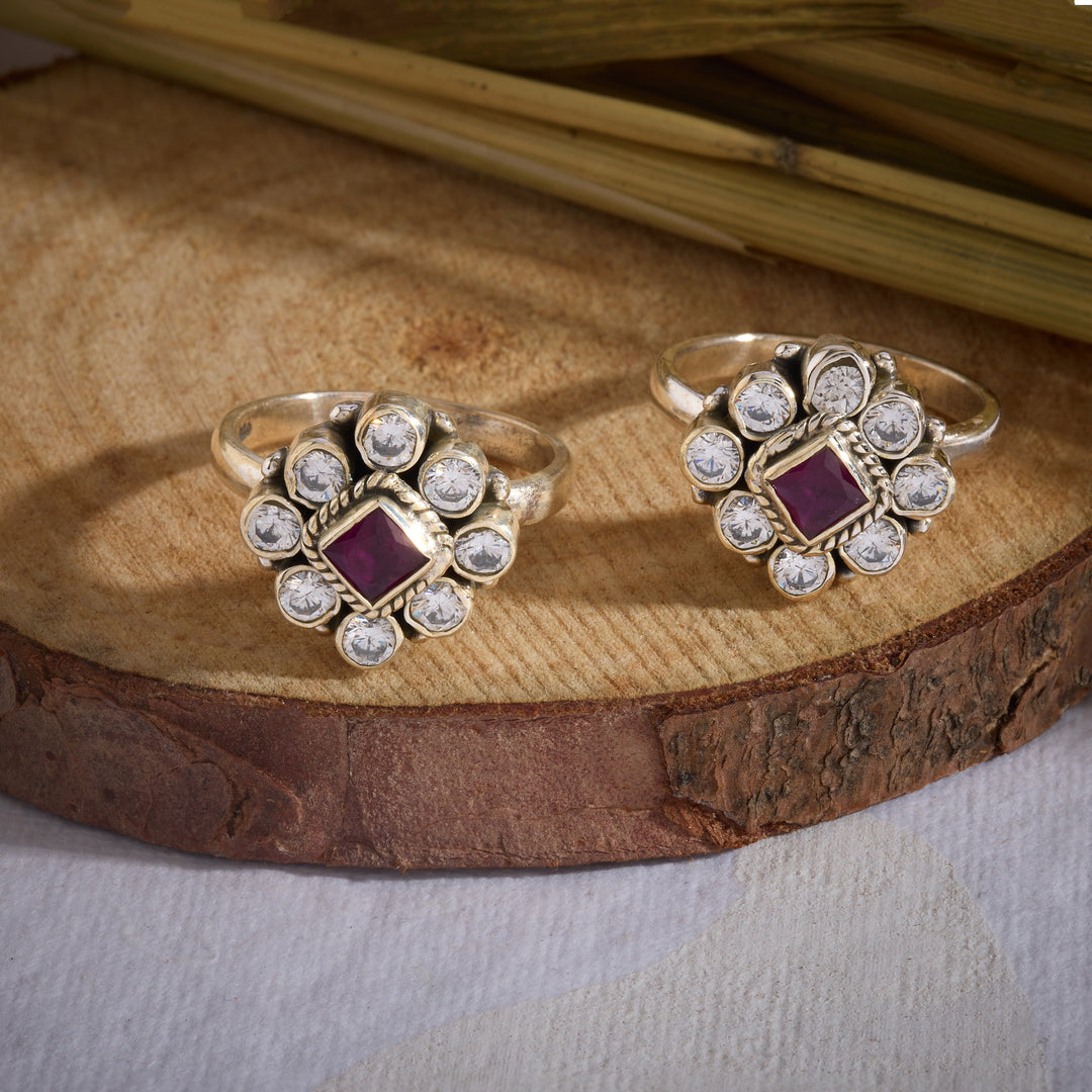 Square-Floral Toe Ring
