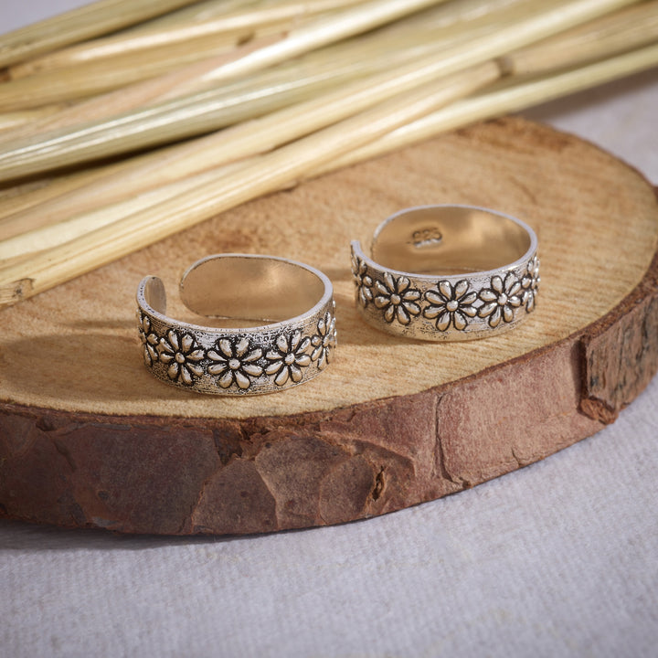 Floral Strip Toe Ring