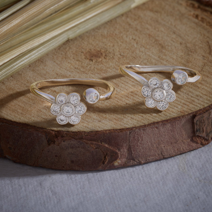 Bloom Spark Toe Rings