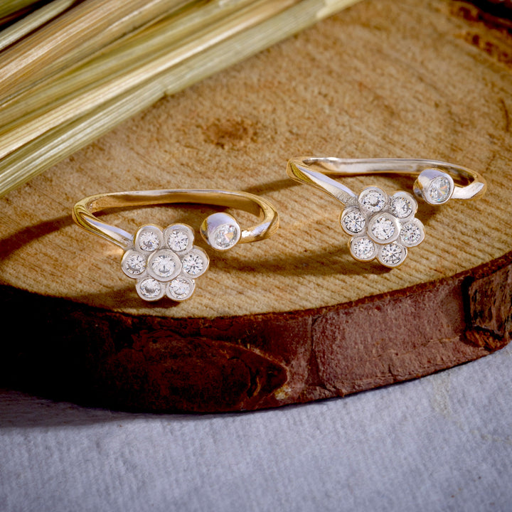 Bloom Spark Toe Rings