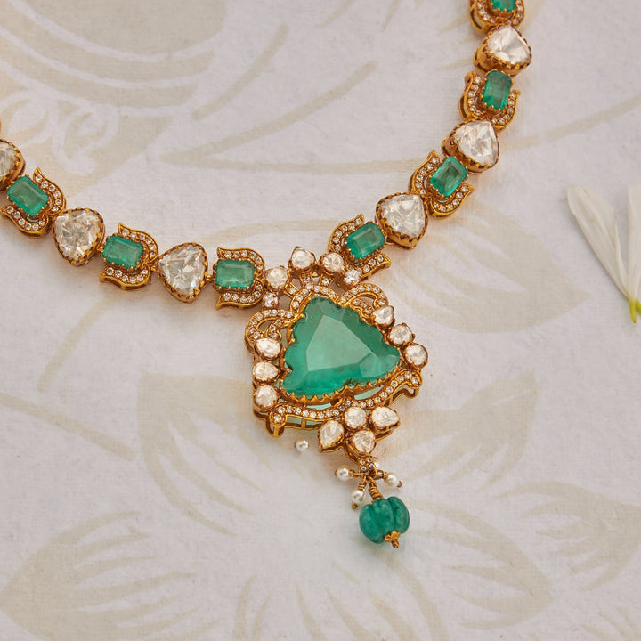 Triovya Victorian Necklace Set