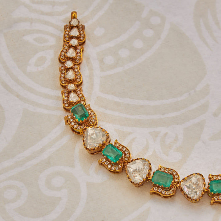 Triovya Victorian Necklace Set