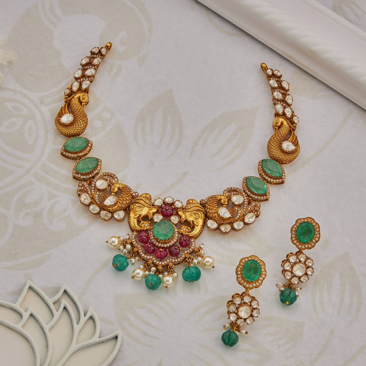 Peaflora Elegant Necklace Set