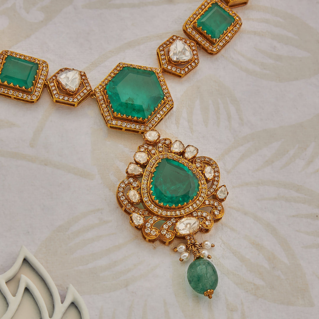 Floraphera Polki Necklace Set