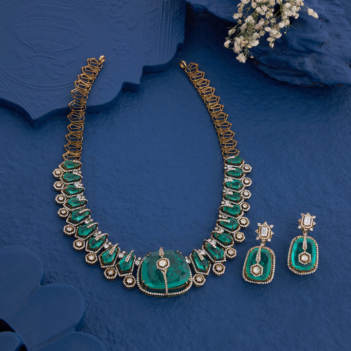 Crown of Verdelis Necklace Set