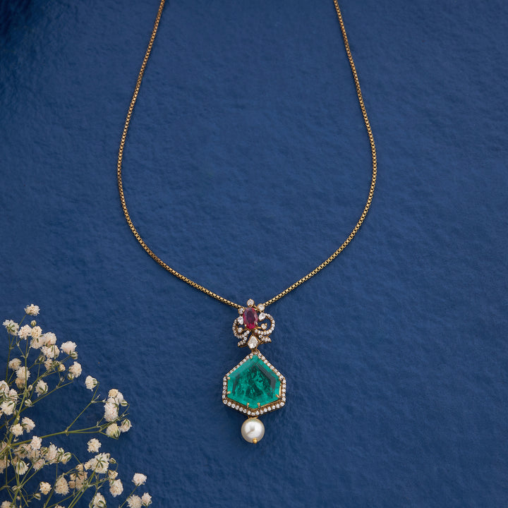 Rosebud Grove Chain Pendant Set