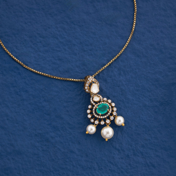 Lush Oasis Chain Pendant Set