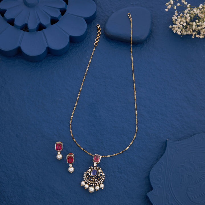 Regalia Dusk Chain Pendant Set