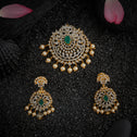 Zoyara Oval Pendant Set