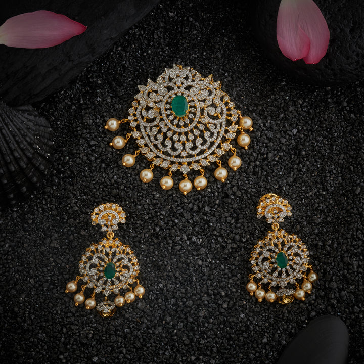 Zoyara Oval Pendant Set