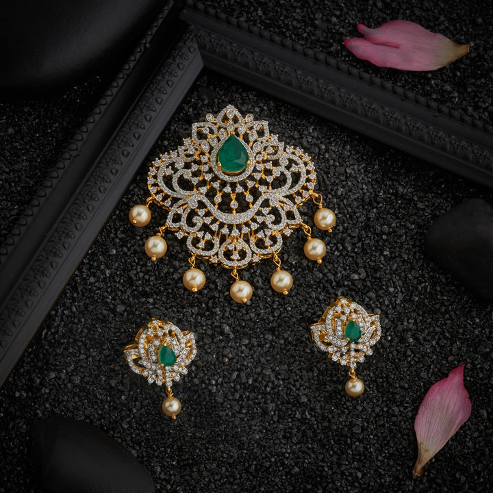 Dazzenza Pendant Set