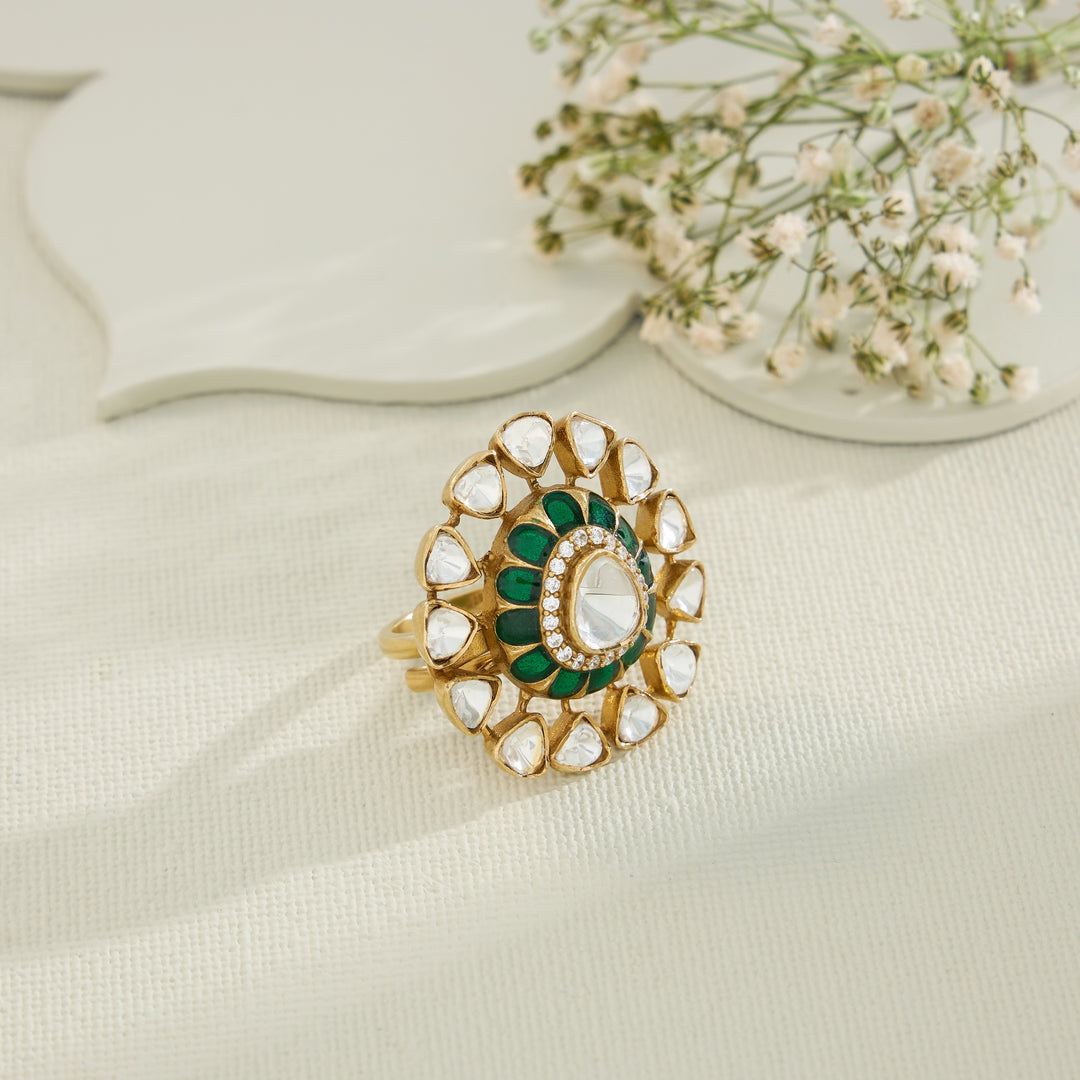 Panna Pushpa Moissanite Ring